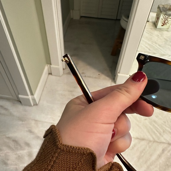 Authentic Gucci turtle glasses - Picture 5 of 5